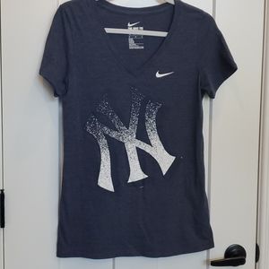 Nike New York Yankees blue t-shirt size medium